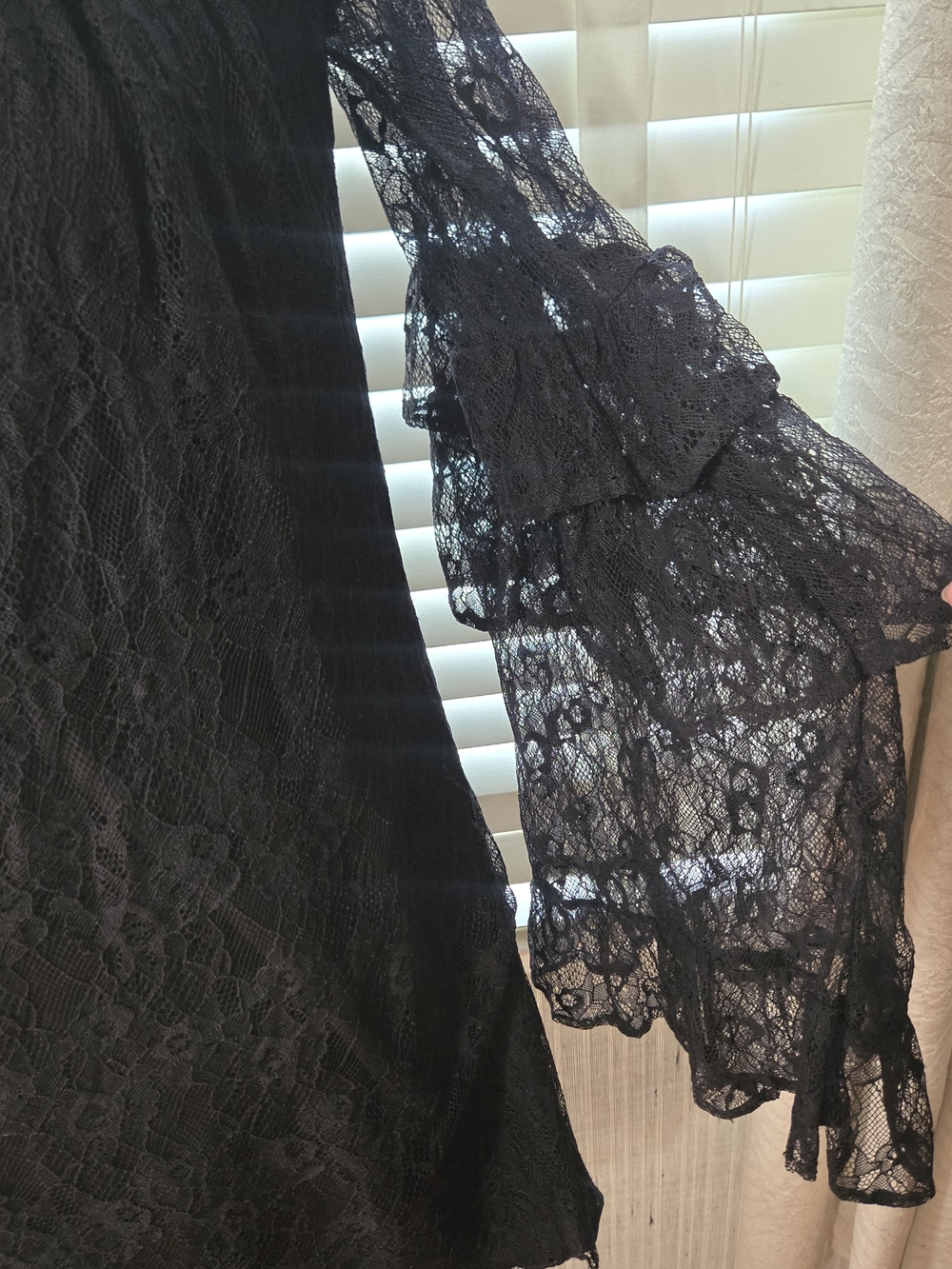 Nasty Gal Black Lace Ruffle Fluted Sleeve Mini Dress Sz 2 - Picture 5 of 7